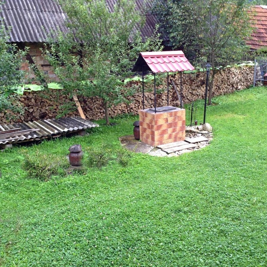 Гостьовий Дім Tauer Tatariv Esterno foto